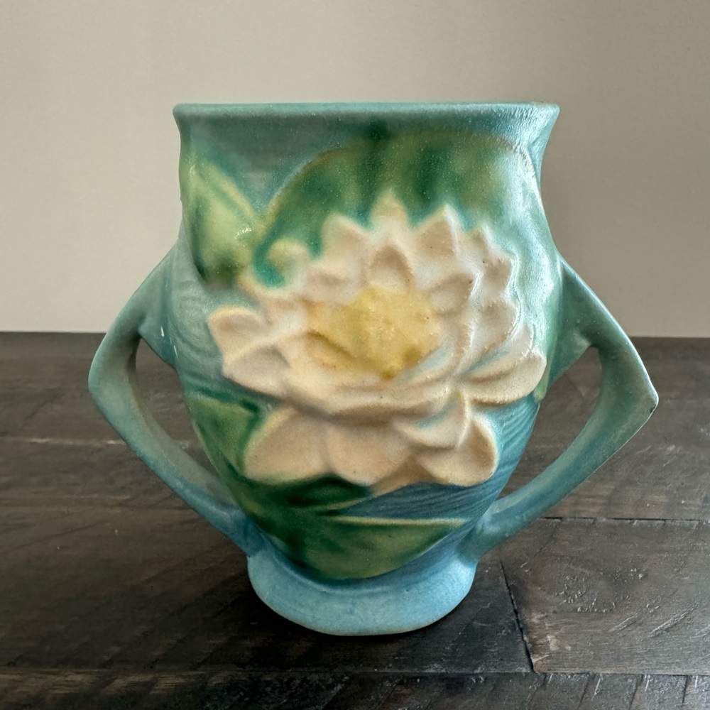 Vintage Roseville Water Lily Blue #71-4